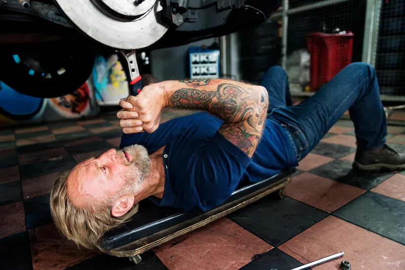 The Disadvantages of Seasonal Work in Auto Repair Businesses