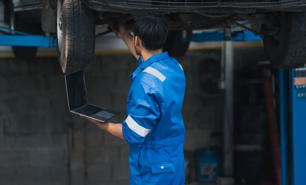 Switching Garage Software? Here’s How to Avoid Downtime and Staff Pushback